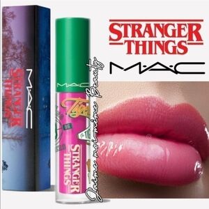MAC X Stranger Things Lipgloss - Wild Wheeler (Sheer Bright Pink)